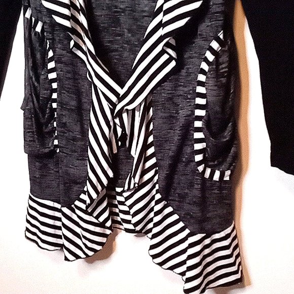 3/$10 Simply Aster Cardigan - Picture 2 of 5